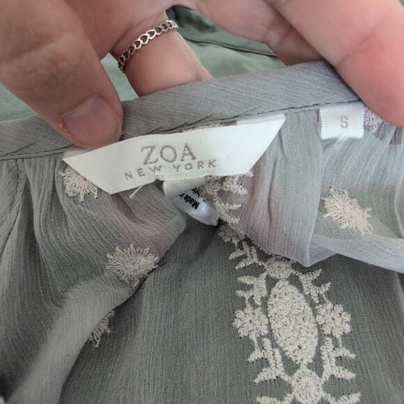 Anthropologie Zoa New York Silk Blouse Size Small Grey Embroidered Sleeveless - Picture 4 of 8